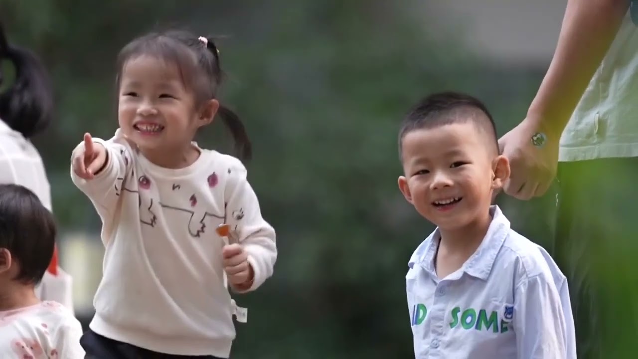 Сі Цзіньпін відвідав житловий мікрорайон Паньлун у місті Наньнін