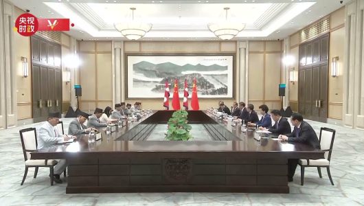 Сі Цзіньпін зустрівся з прем’єр-міністром Непалу