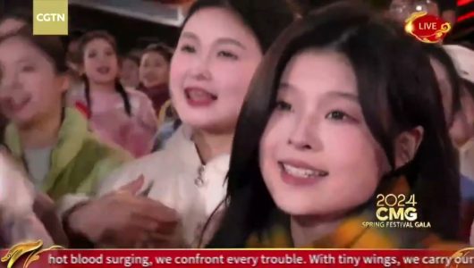 【Супер ніч CGTN — спеціальний випуск до свята Весни 2024 року】Гала-концерт до свята Весни в студії Чанша