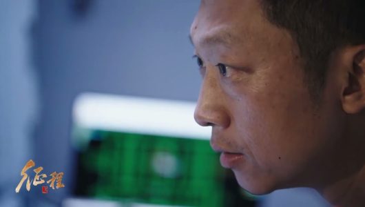 Трубопровід проходить на дні моря, тут така напруга, що важко дихати