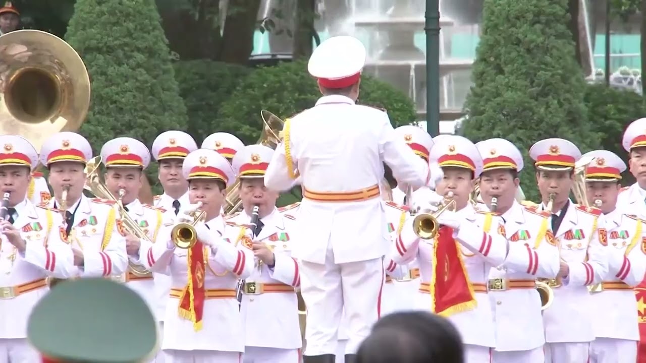 У Ханої відбулася церемонія привітання на честь Сі Цзіньпіна, який прибув із державним візитом до В’єтнаму