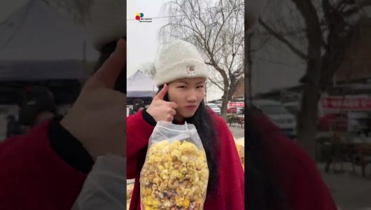 【Звичаї на свято Весни】Передноворічний шопінг в базарі