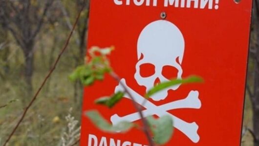 В Херсонській області автомобіль підірвався на російській міні: є поранені