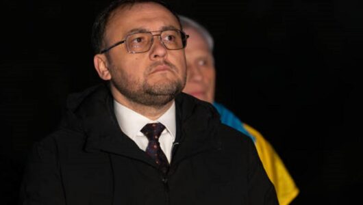 Посол України в Польщі повертає свій орден на знак протесту