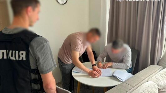 Карандеєв відреагував на обвинувачення у сприянні виїзду за кордон