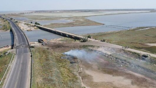 Замість Чонгарського мосту: агресори продовжують будівництво насипу на в’їзді до Криму