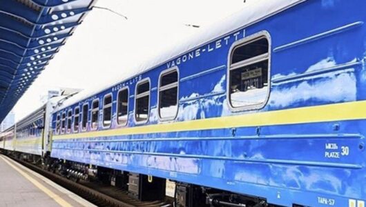 Укрзалізниця обмежила рух поїздів після жорстокої атаки окупантів: можливі затримки