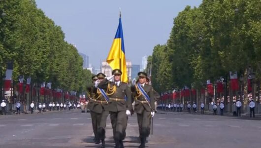 Урочистий марш ЗСУ на параді в Парижі: герої нашої землі
