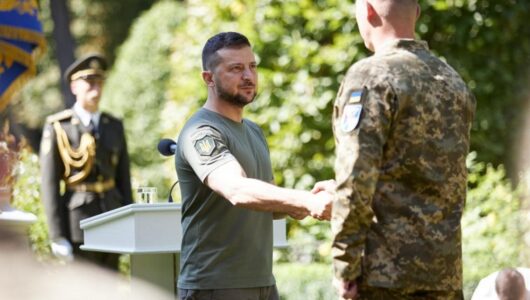 Зеленський вручив державні нагороди героям, 172 — посмертно