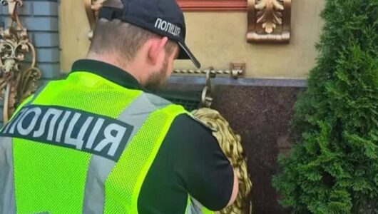 В Києві біля ресторану виявили гранати в покинутій куртці