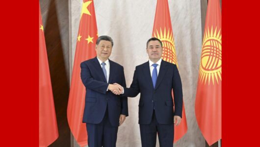 Сі Цзіньпін проводить переговори з президентом Киргизстану