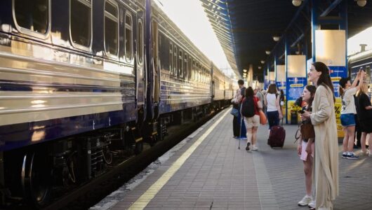 Окупанти зірвали графік: поїзди Укрзалізниці затримуються на понад 15 годин