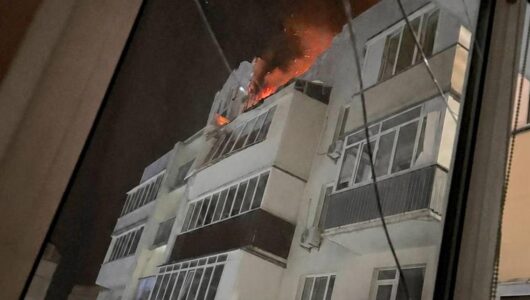 В Борисполі внаслідок атаки агресора загорілася багатоповерхівка