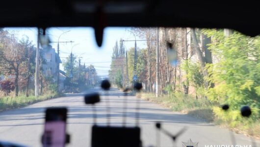В Херсоні внаслідок ворожого удару дрона постраждали мирні жителі