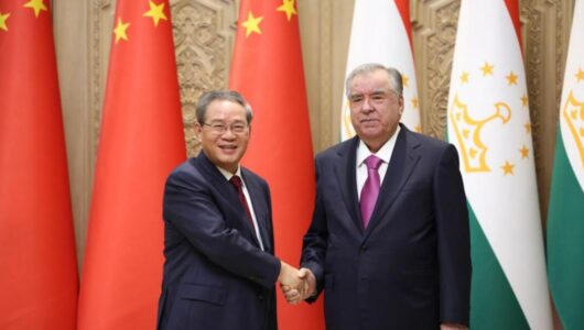 Прем’єр Державної ради КНР заявив про готовність розширювати співпрацю з Таджикистаном у нових галузях